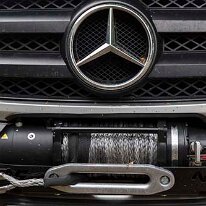 treuil 1 treuil 4,5 tonnes avec corde plasma (Warn Tabor 10 K) https://www.dreamteamcar.com/pieces-accessoires-4x4/accessoires_156/aide-au-franchissement_5744/treuil_5...